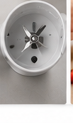 Niyara USB mini blender lifestyle image